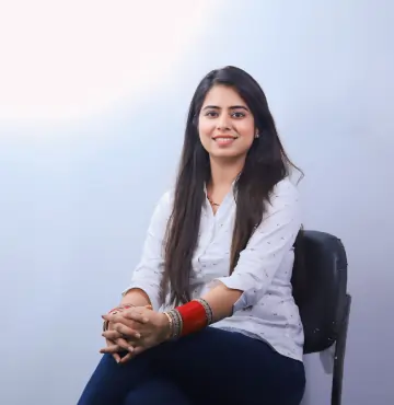Twinkle Arora – Operational Executive professional portrait.